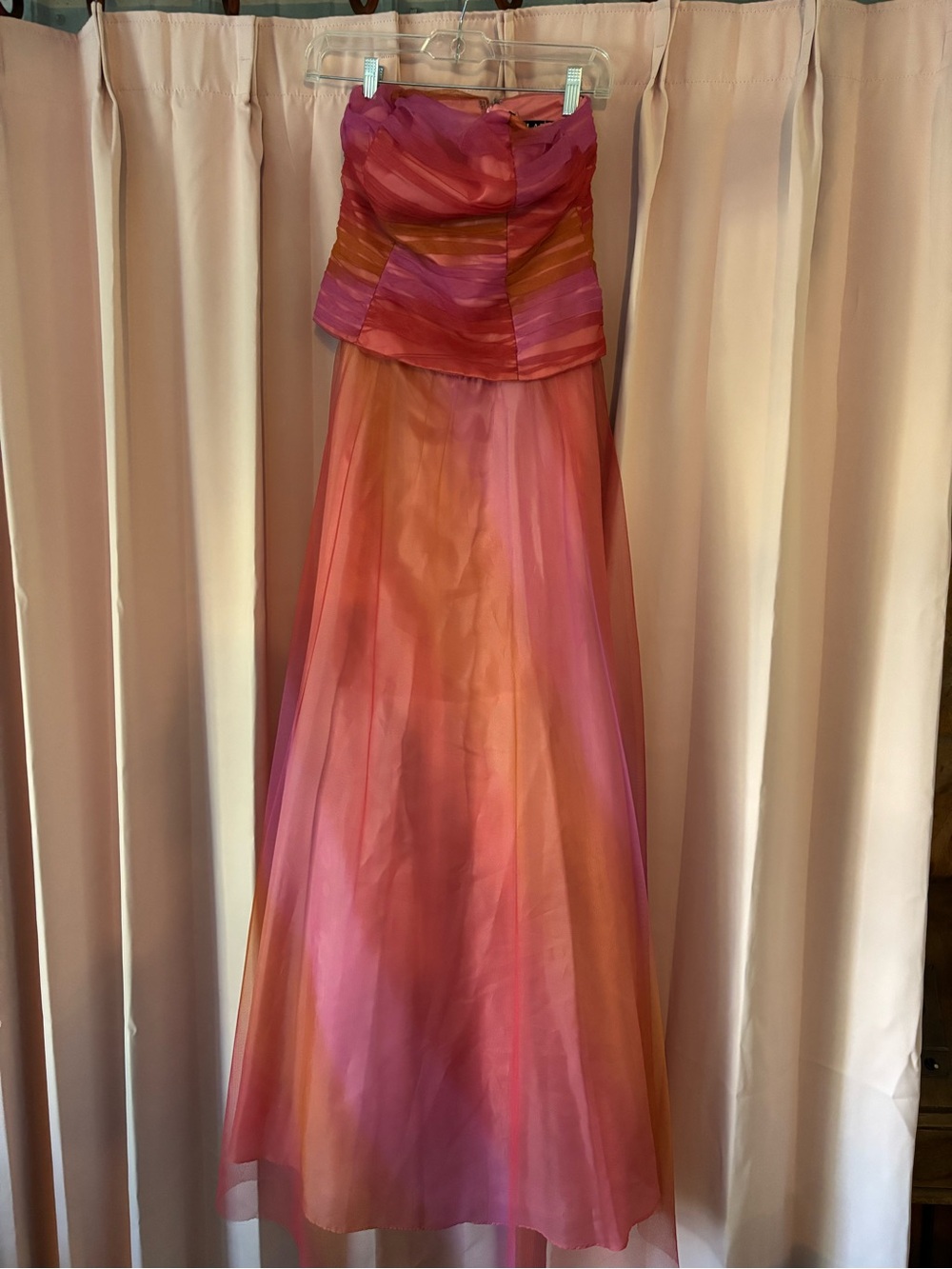 Vintage Y2K DeLaru strapless gown 9/10 Ombré Tulle Formal Gown